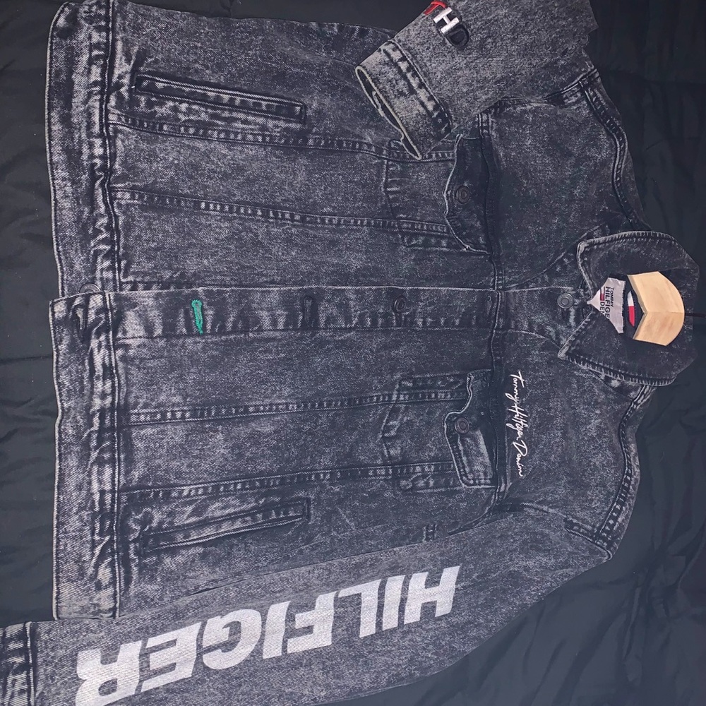 Vintage Tommy Hilfiger Denim Patch/Embroidered